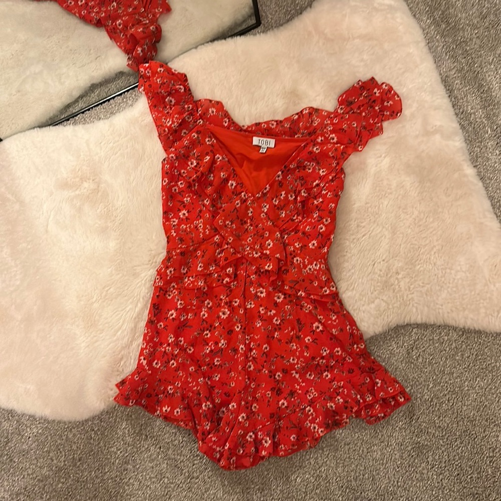 TOBI Red Floral Ruffle Romper Size XS